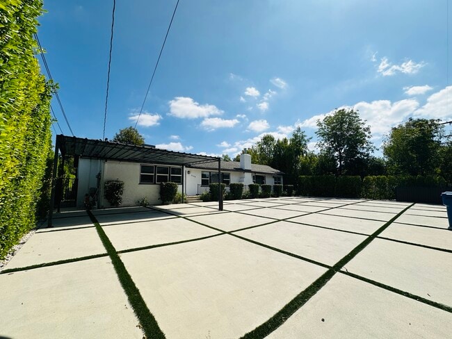 Building Photo - 5148 Otis Ave