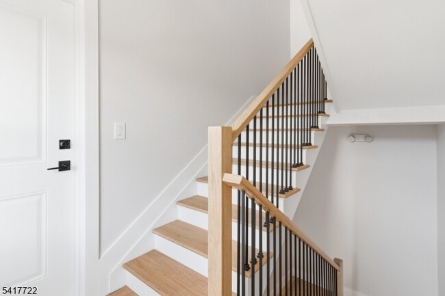 Building Photo - 34 Elizabeth Ave