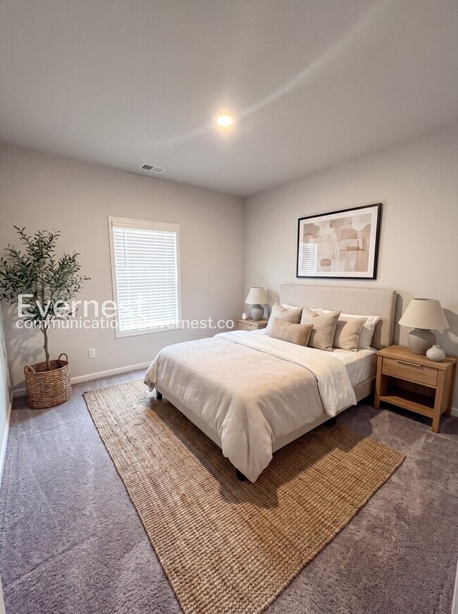 Building Photo - 4-Bed/2-Bath Home/Pet Friendly/Available Now!