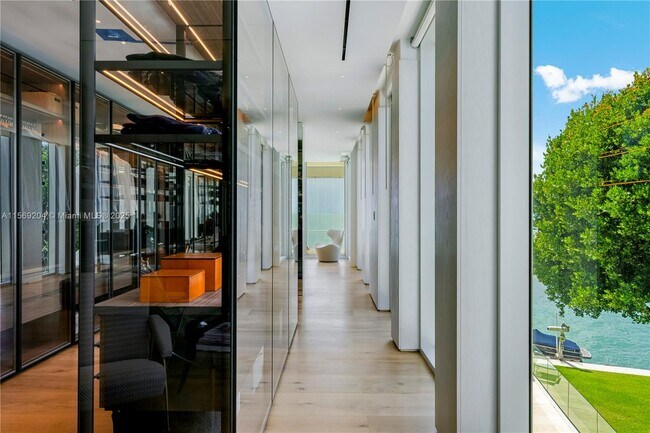 Building Photo - 440 S Mashta Dr