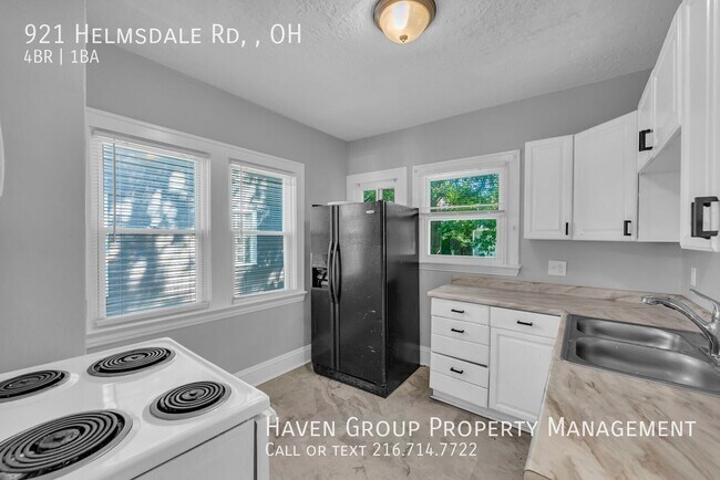 Building Photo - 921 Helmsdale Rd