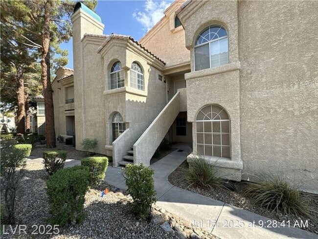 Primary Photo - VERY DESIRABLE GREEN VALLEY 1ST FLOOR UNIT...