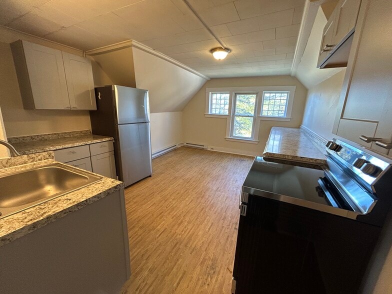 Kitchen - 201 Roxbury St