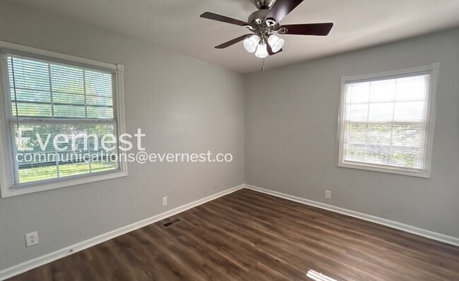 Building Photo - 1921 Dabbs Ave