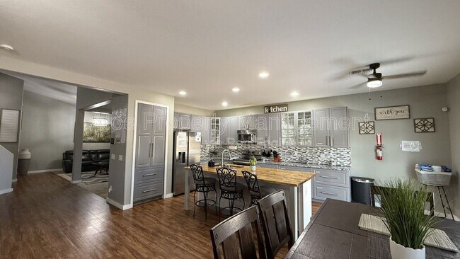 Building Photo - 3552 N Excalibur Pl