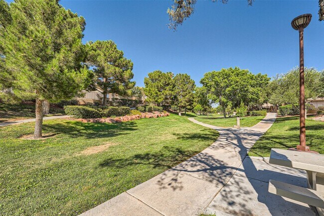 Building Photo - Elegant 2-Bedroom Condo in Gated Community...