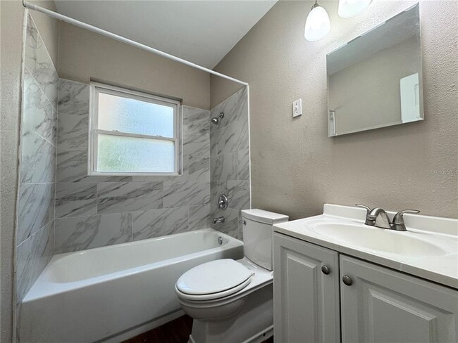 Building Photo - 310 Longwood Dr