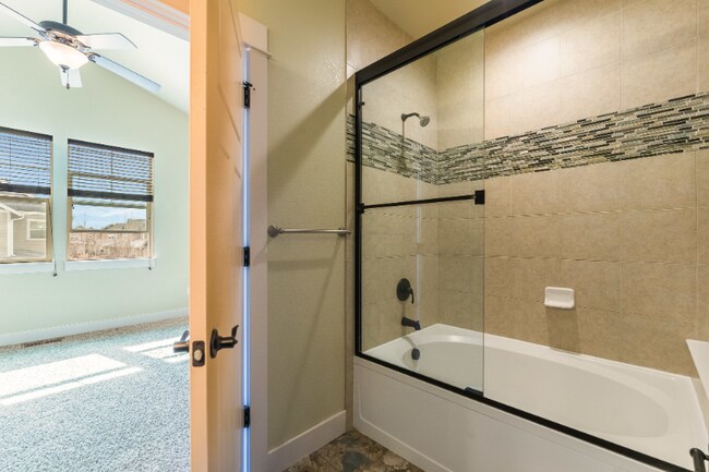 Building Photo - 2115 Blackbird Dr