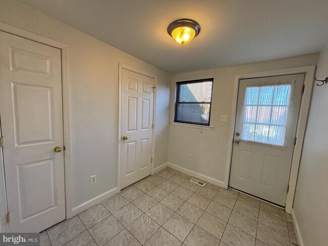Building Photo - 1404 Woodall St