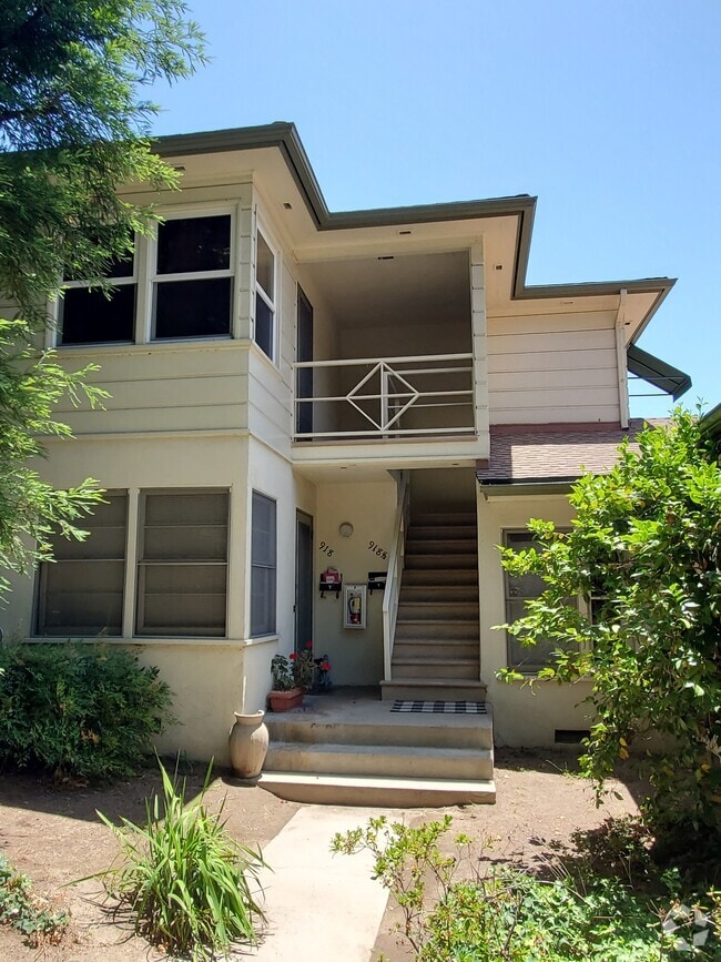 Building Photo - 918 1/2 N Verdugo Rd