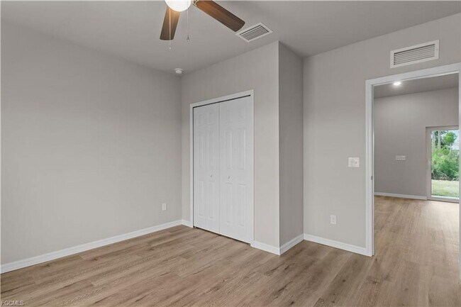 Building Photo - 3132 NE 13th Pl