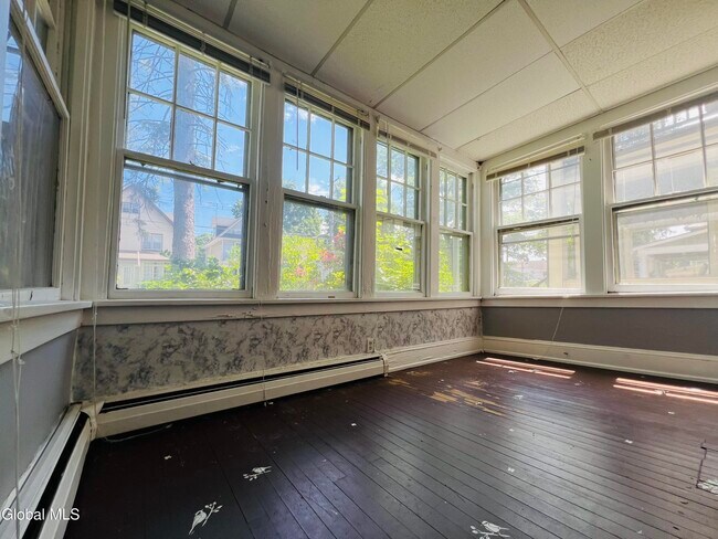 Building Photo - 57 S Main Ave