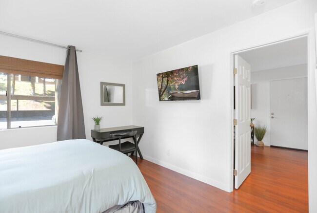 Building Photo - 10240 Black Mountain Rd