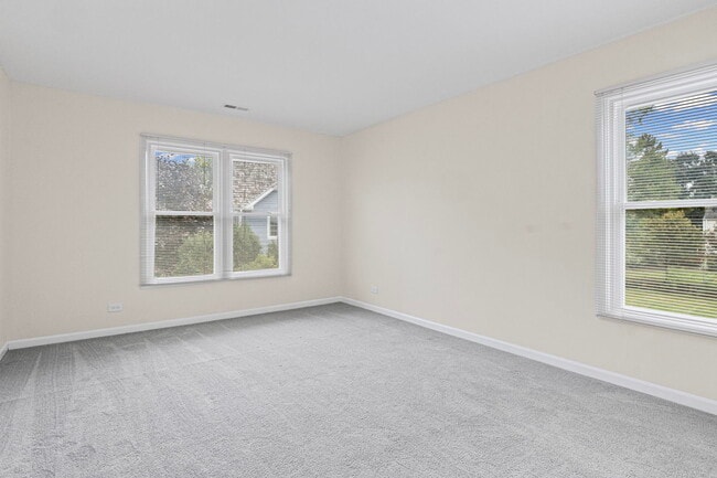 Building Photo - 1725 Pickwick Ln