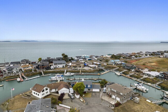 Building Photo - 4132 Matia Dr