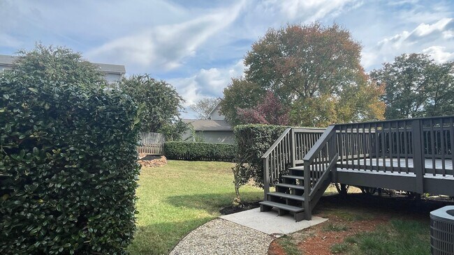 Building Photo - Knoxville (Farragut) 37934 - 4 Bedroom, 2.5 bath Home - Contact Julie Hassmann (865) 776-9549