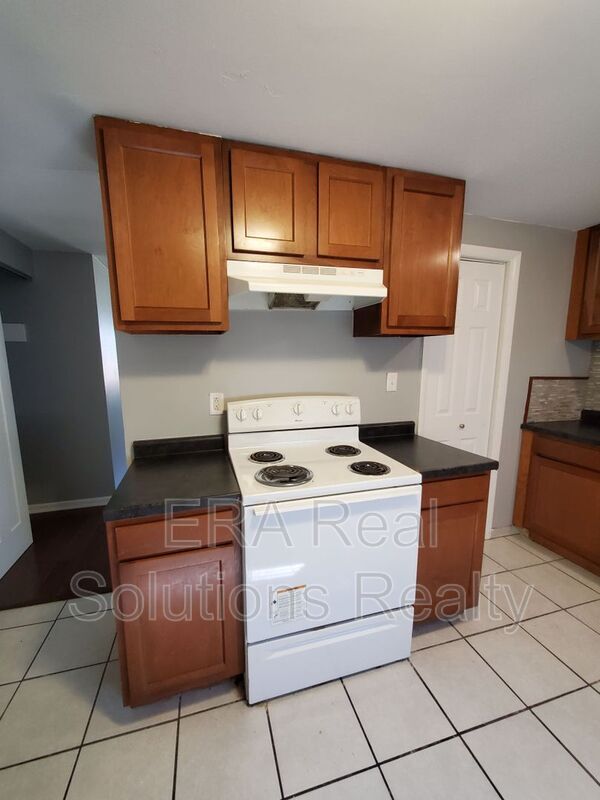Building Photo - 301 S Napoleon Ave