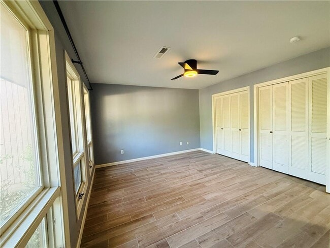 Building Photo - 11 Mellor Ln