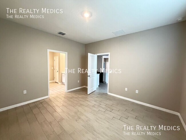 Building Photo - 5096 SW 154 Loop