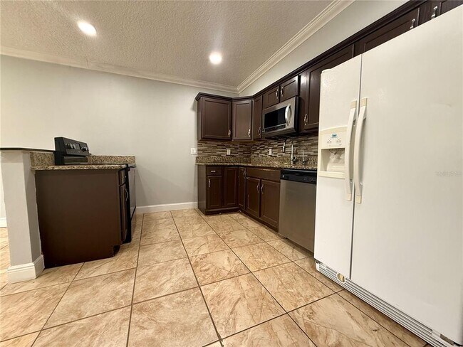 Building Photo - 139 Mayfair Cir