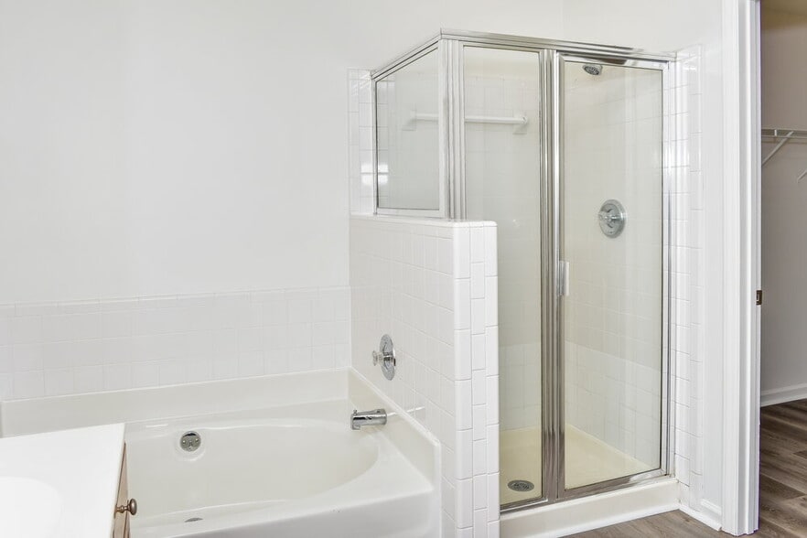 Building Photo - 707 Trailing Rock Dr