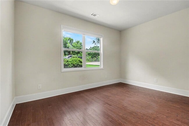 Building Photo - 550 Nichols View Way