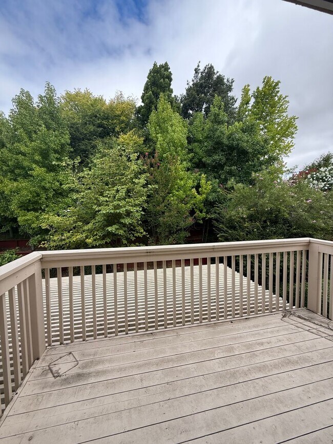 Building Photo - 2853 St Andrews Rd