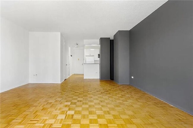 Building Photo - 3111 Ocean Pkwy