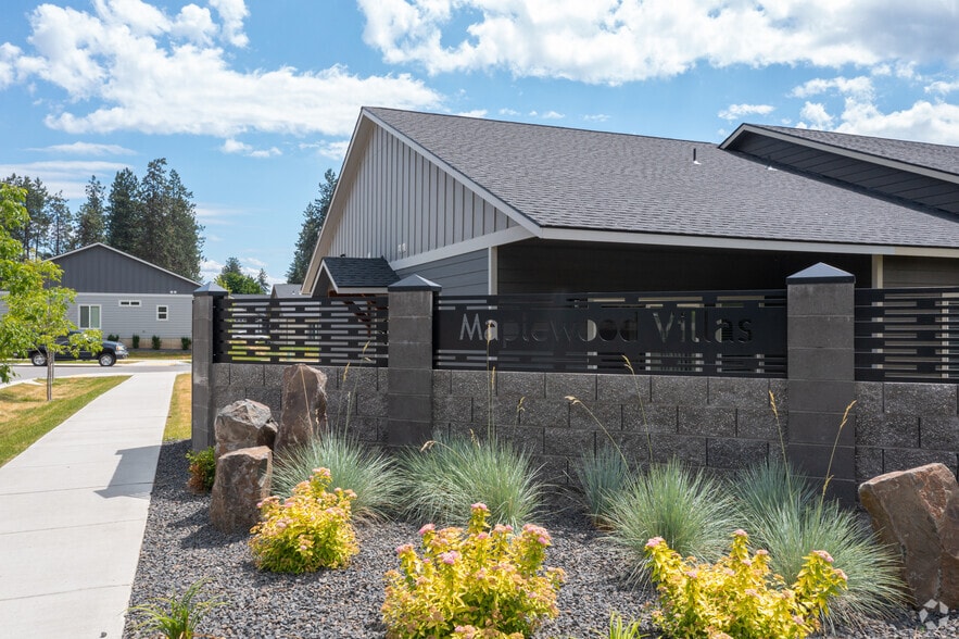 Primary Photo - Maplewood Villas