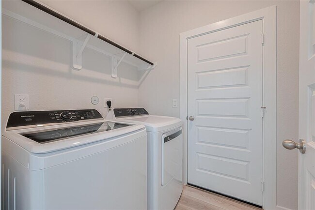 Building Photo - 8438 Sweet Cherry Ln