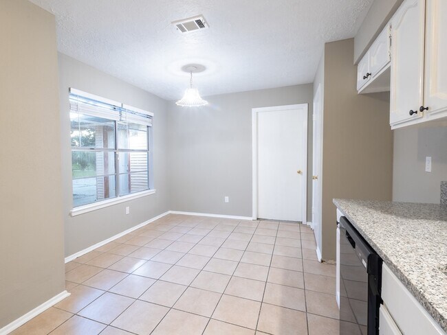 Building Photo - 6542 Bridgegate Dr