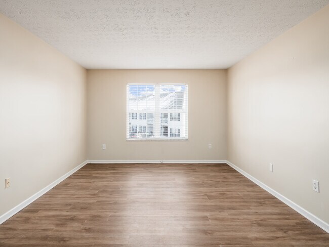Building Photo - Milcrest Commons