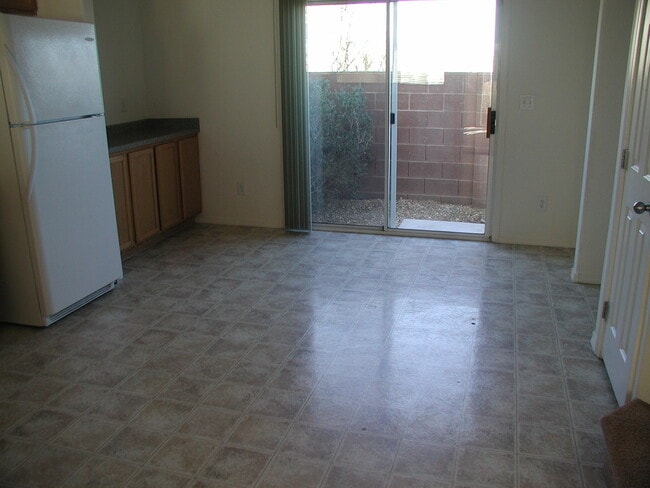 Building Photo - Soneto Creek