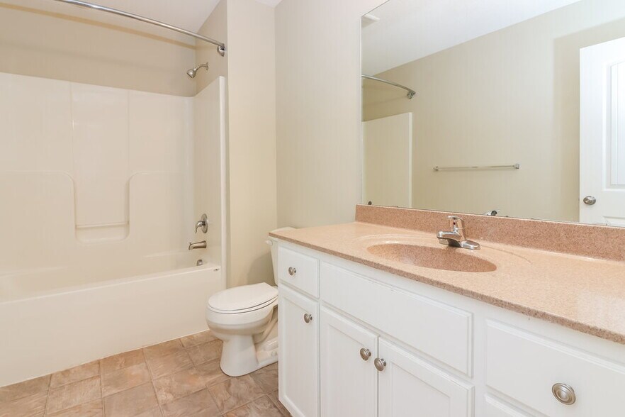 Building Photo - 702 Hibiscus Dr