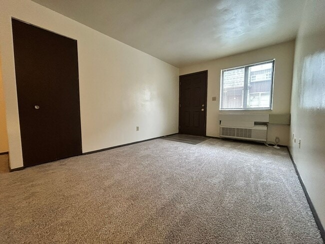 Building Photo - 602 Kellywood Manor
