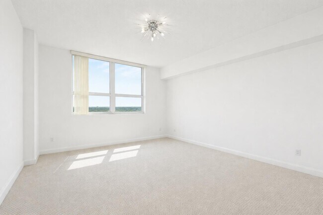 Building Photo - 610 W Las Olas Blvd