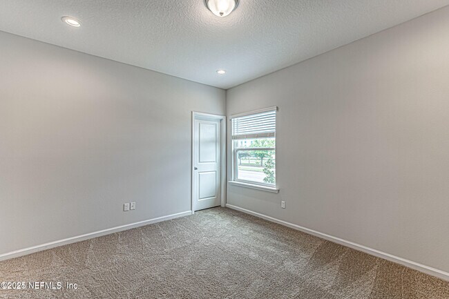 Building Photo - 12895 Ludo Rd
