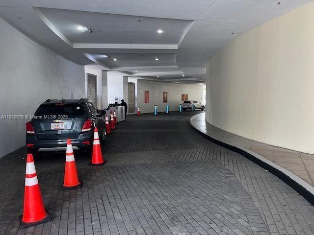 Building Photo - 1750 N Bayshore Dr