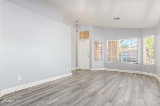 Building Photo - 109 W Helena Dr