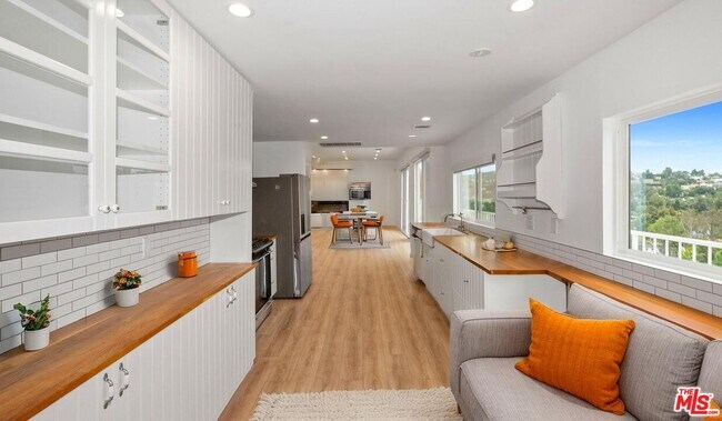 Building Photo - 5035 Escobedo Dr