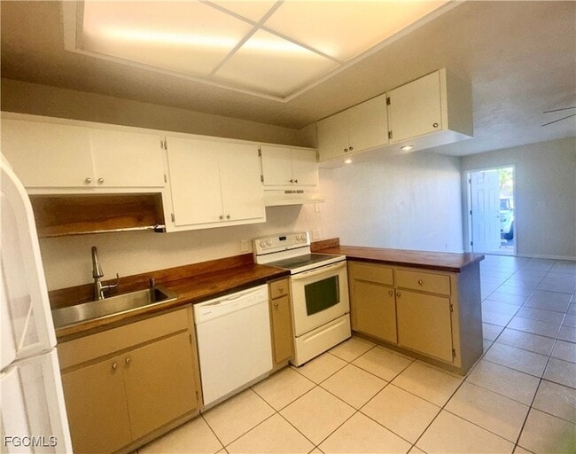 Building Photo - 3417 SW Santa Barbara Pl