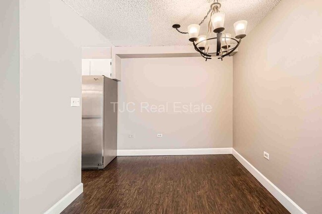 Building Photo - 1313 Steele St