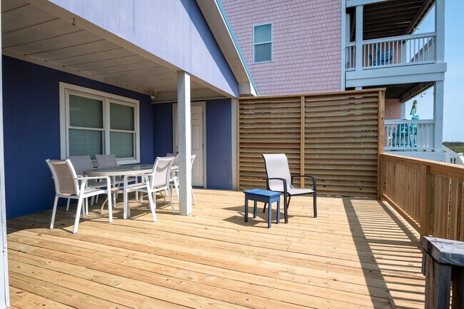 Building Photo - OCEANFRONT OFF-SEASON RENTAL-ONLY 12/29 - 2/17/26 LEFT-CALL TODAY TO RESERVE