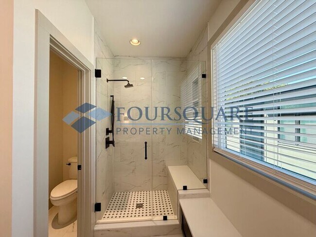 Building Photo - Modern 4-Bed Townhome with Designer Finishes, Dual Balconies & EV-Ready Garage – Inside the Beltl...