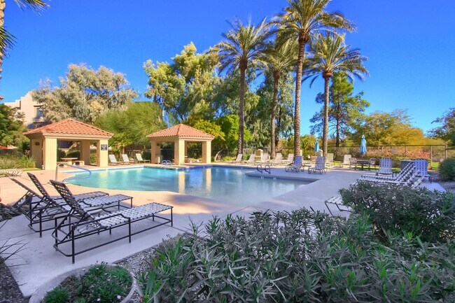 Building Photo - Bright & Spacious 2 Bed, 2 Bath Apartment