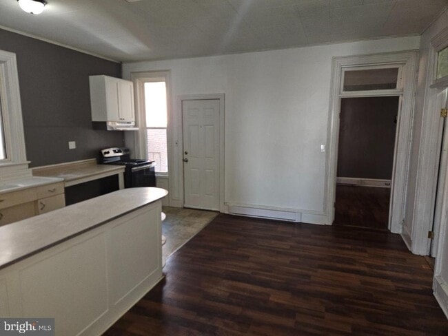 Building Photo - 181 S Tulpehocken St