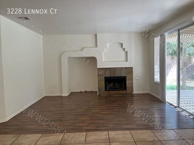 Building Photo - 3228 Lennox Ct