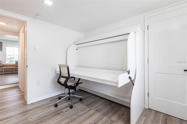 Building Photo - 640 Broadway St