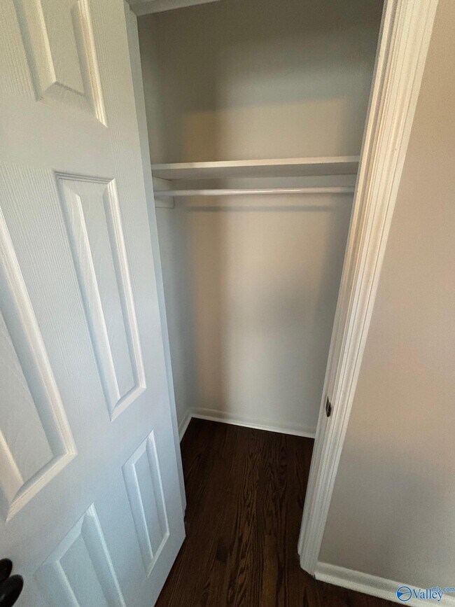 Building Photo - 2803 Hester Ln NW