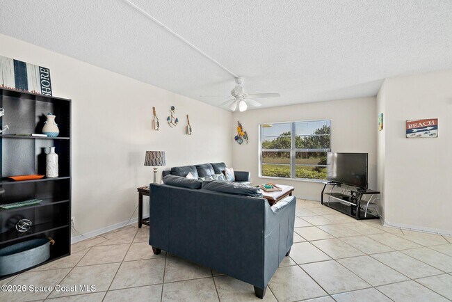 Building Photo - 4570 Ocean Beach Blvd